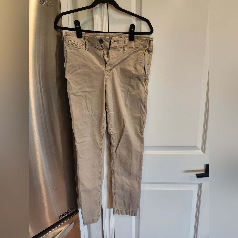 American Eagle Flex Khakis
